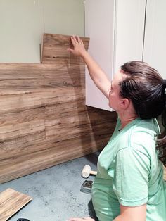 Laminate Flooring Backsplash (It looks like WOOD!) – Bower Power Country Modern Home, Pallet Walls, Laundry Room Remodel, Laundry Room Makeover, Laundry Room Ideas, Laundry Room Design, Room Remodeling, Mud Room, Wood Planks