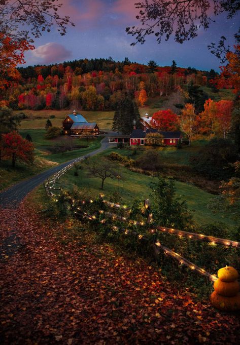 Woodstock Vt, Woodstock Vermont, Autumn Scenery, Autumn Beauty, Autumn Cozy, Fall Photos, On The Ground, Country Road, Fall Foliage