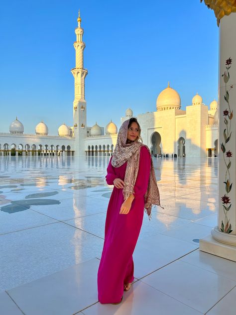 #grand #mosque #abudhabi #picture Dubai Picture Ideas, Dubai Instagram Pictures, Abu Dubai, Dubai Outfits Ideas, Best Hotels In Dubai, Grand Mosque Abu Dhabi, Dubai Photoshoot, Dubai Outfit, Greece Cruise