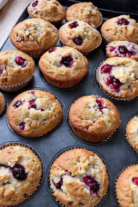 Discover a Delicious Cranberry Muffins Recipe Cranberries Muffins Recipes, White Chocolate Chip Cranberry Muffins, Pomegranate Muffins Recipe, Make Ahead Muffins To Freeze, Frozen Berries Muffins, White Chocolate Cranberry Muffins, Dried Cherry Muffins Recipes, Brain Muffins Recipes, Muffins For Brunch