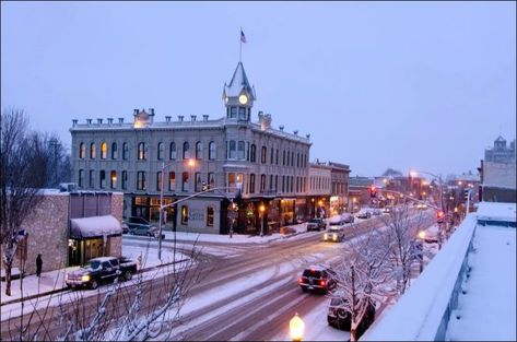 Enjoy Tons Of Holiday Adventures When You Visit The Historic Oregon Town Of Baker City Oregon Town, Baker City Oregon, Kids Craft Tables, City Tree, Visit Oregon, Eastern Oregon, Cottage Grove, Hippie Van, Oregon Trail