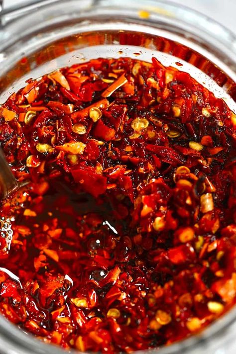 close up of homemade Chilli Oil Red Chilli Sauce Recipe, Make Chili Oil, Red Chilli Sauce, Sauce With Fresh Tomatoes, Homemade Chili Sauce, Chile Oil, Chilli Honey, How To Make Chilli, Chili Oil Recipe