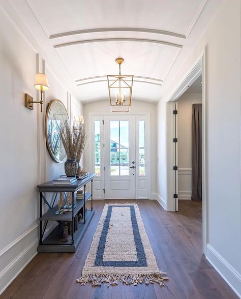 Crushing on this beautiful and bright foyer on this gloomy Monday ... | by @cottagehomecompany | Transitional Entry, Foyer Ideas Entryway, Foyer Furniture, Entrance Way, Foyer Ideas, Farmhouse Entryway, Entry Ways, Foyer Design, Entry Way Design