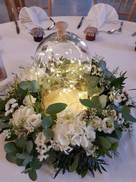 Green Sweet 16 Centerpieces, The Princess And The Frog Centerpiece, Forest Princess Birthday Party, Green Themed Centerpieces, The Princess And The Frog Themed Wedding, Once Upon A Time Quince Theme, Light Green Centerpieces, Quince On A Budget Party Ideas, Princess And Frog Quinceañera