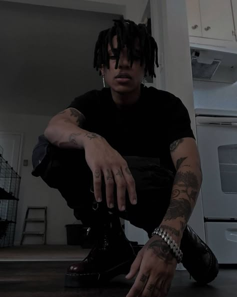 Black Goth Guy Aesthetic, Black Goth Men Aesthetic, Afro Goth Men, Hot Goth Guys, Karl Asmr, Black Goth Men, Black Grunge Boy, Hot Goth Men, Black Goth Boy