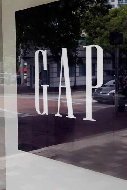 Gap Announces More Store Closures http://ift.tt/20gjePa #BritishVogue #Fashion Gap 90s Campaign, Gap Aesthetic, Sweatshirts Gap, Gap Crewneck, Vintage Gap Ads, Gap Store, Gap Clothing, Stores In Japan, December Month