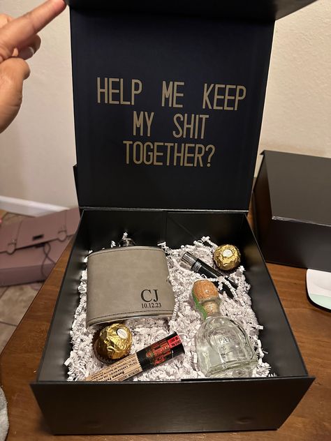 Would You Be My Groomsmen Ideas, Groomsmen Gifts Box Ideas, Man Of Honor Proposal Box Ideas, Best Man Wedding Gift, Groomsmen Invitation Ideas, Ways To Ask Best Man, Ideas For Groomsmen Gifts, Bridesmades Proposal Ideas, Grooms Box Ideas