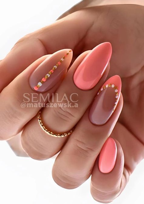 Summer Nails Peach Coral, Peach Nail Design Ideas, Coral Nails Ideas, Holiday Nail Ideas Summer, Coral Summer Nails, Coral Nail Ideas, Coral Nail Designs, Uñas Color Coral, Coral Gel Nails