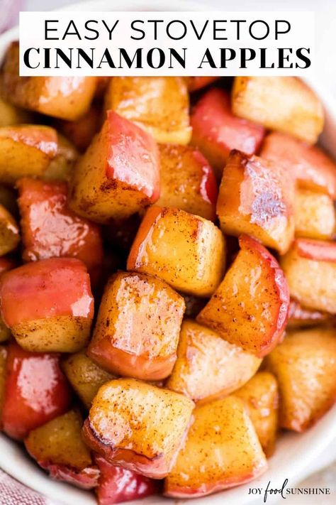 These Stovetop Sautéed Cinnamon Apples taste like a warm apple pie, but they come together in 5 minutes and are SO much healthier! This recipe makes a perfect breakfast, snack, or dessert and is gluten, dairy and refined sugar free! Apple Recipes Crockpot, Easy Cinnamon Apples, Cinnamon Apples Recipe, Best Low Calorie Snacks, Apple Desert, Apple Cinnamon Recipes, Apple Recipes Healthy, Light Dessert, Bonefish Grill