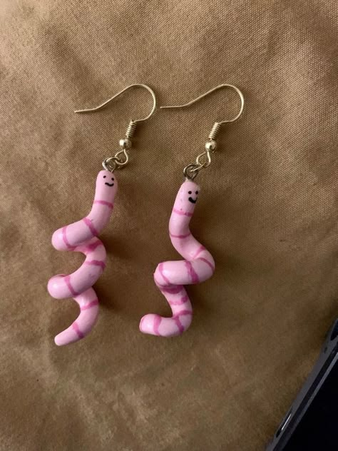 Easy Air Dry Clay Earrings, Crazy Earrings Clay, Silly Clay Earrings, Weird Fashion Accessories, Crazy Clay Ideas, Weird Earrings Diy, Quirky Earrings Clay, Polymer Clay Worm, Polymer Clay Ideas Earrings