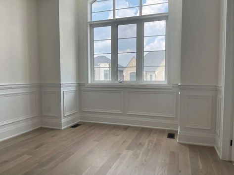 Crown Molding Installation, Classic Moulding, Installing Wainscoting, Wood Wainscoting, Beadboard Wainscoting, Trim Carpentry, Pot Lights, Crown Moulding, Decorative Mouldings