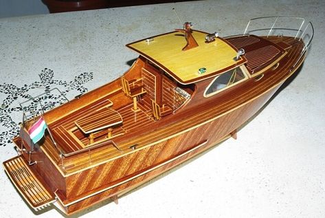 Golden Hind, Pirate Ship Model, Rc Boats Plans, Model Boats Building, Big Yachts, Free Boat Plans, Model Boat Plans, Navi A Vela, Radio Controlled Boats