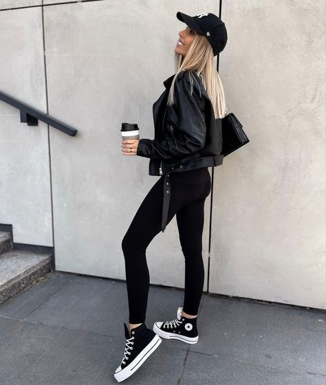 Converse Business Outfit, Black Converse Outfit Leggings, Black Converse Outfit Women, Outfits Con Tenis Converse, Converse Outfit Jeans, Converse Lift Outfit, Cute Black Converse, Converse Black Outfit, Hightop Converse Outfit