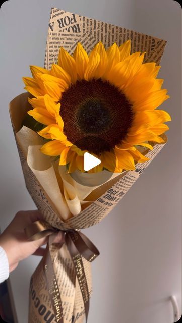 How To Make Bouquet Wrap Step By Step, Wrapping Flowers, Wrap Flowers, Wrapping Tutorial, Diy Bouquet Wrap, Sheets Of Paper, Bouquet Wrap, How To Wrap Flowers, September 7