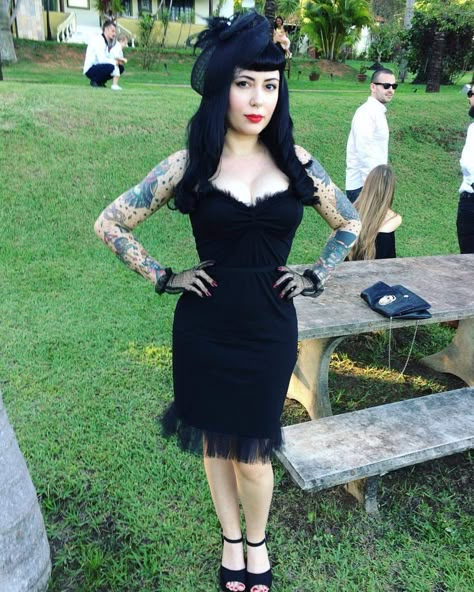 Rockabilly Wedding Guest Outfit, Gothabilly Outfits, Gothabilly Aesthetic, Psychobilly Aesthetic, Dita Von Teese Makeup, Outfit Inspo Alt, Gothabilly Fashion, Gothic Rockabilly, Pinup Clothes