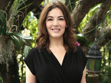 The Best Quotes From Nigella Lawson on The Eater Upsell Nigella Lawson Christmas, Best Vegan Cake Recipe, Perfect Deviled Eggs, Vegan Pastry, Vegan Pastries, Kitchen Tricks, Full Body Stretch, Eggless Recipes, Vegan Cake Recipes