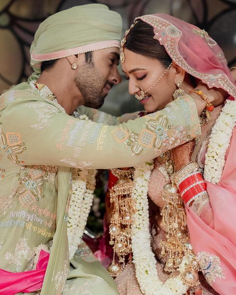 We were just waiting for these pictures only!! Bollywood Actor @pulkitsamrat and @kriti.kharbanda just tied the knot in an Intimate Wedding Ceremony!! ♥️😊 Heartiest Congratulations to both of you for your New Beginnings... ☺️ Photography by @thehouseontheclouds Wedding Planned by @innoceptstudio Decor by @floriaindia Florals by @floriaindia Production by @thedesignatelierweddings Kriti Styled by @stylebyami Pulkit Styled by @theanisha Photobooth Experiences @luxurygraphers Wedding Ven... Couple Wedding Indian, Indian Wedding Photo Inspiration, Indian Wedding Photos Couple, Wedding Pics Indian, Royal Wedding Photoshoot, Wedding Photography Poses Indian, Wedding Photo Poses Couple Pictures, Indian Wedding Couple Poses, Wedding Bride Photoshoot