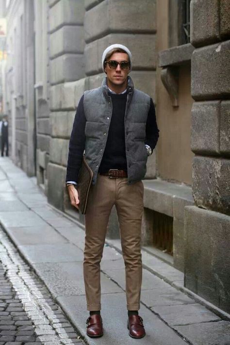 Style Fall Jacket Trends, Vest Outfits Men, Mens Jackets Fall, Mens Puffer Vest, Business Casual Dress Code, Mens Business Casual, Mens Business Casual Outfits, Oxford Style, Mens Fashion Smart