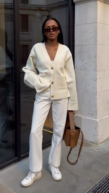 Fall 2023 Cardigan, Minimal Fashion Spring, Fall White Outfits For Women, May In Paris Outfit, Quiet Luxury Fall Outfit, Fall White Outfit, Effortlessly Chic Outfits Fall, Quiet Luxury Fashion Fall, Khaite Cardigan Outfit