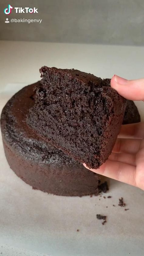 Cake Baking Videos, Deserturi Raw Vegan, Masakan Malaysia, Resepi Biskut, Resipi Kek, Chocolate Cake Recipe Moist, Cake Roll Recipes, Roll Recipes, Best Chocolate Cake