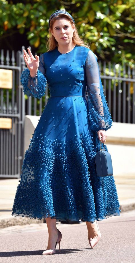 Wedding Guest Outfits, Prins Harry, Gaun Fashion, Wedding Guest Style, Princess Beatrice, Royal Dresses, Elegant Dresses Classy, Royal Outfits, Family Fashion