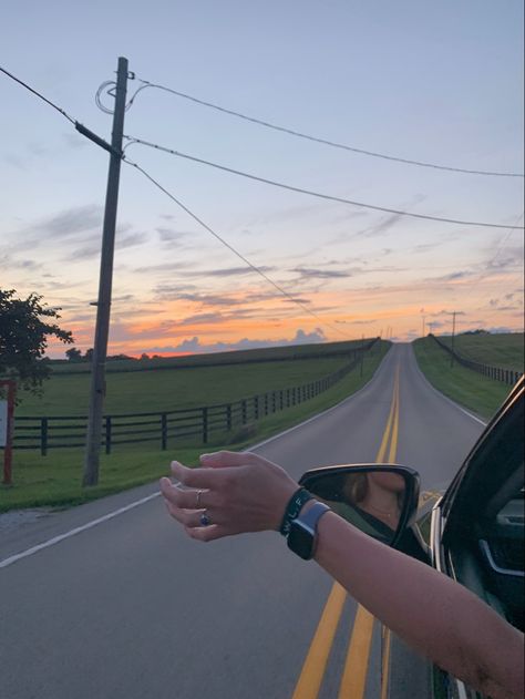 Kentucky Aesthetic, Vicky Core, Aesthetic Freedom, Aesthetic Country, Summer Vision Board, Summer Vision, Night Drives, Country Summer, Late Night Drives