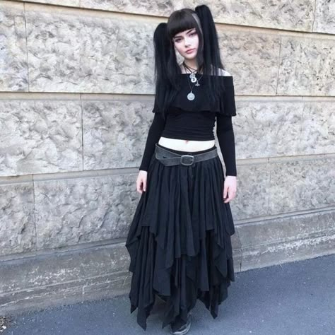 Hippie Goth Outfits, Hippie Winter Outfits, Comfy Goth, Gothic Fits, Forest Pixie, Spider Oc, Thrift Store Clothes, Live Deliciously, Hippie Goth