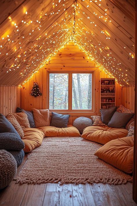 29 Little Cabin Christmas Ideas To Bring Rustic Charm To Your Holidays - Courtneys World Kids Cabin Loft, Outdoor Loft Ideas, Christmas Cabin Interior, Small Cabin Loft, Little Cabin Interior, Cabin Loft Ideas, Interior Cabin Ideas, Christmas Loft, Tiny Cabins Interiors