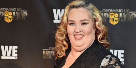 The Incredibly Effed Up Thing About Mama June's Weight Loss Journey - Cosmopolitan.com Best Oscar Dresses Of All Time, Best Oscar Dresses, Hip Hop Atlanta, Mama June, High Protein Smoothies, Honey Boo Boo, Sleeve Surgery, Protein Smoothies, 150 Pounds