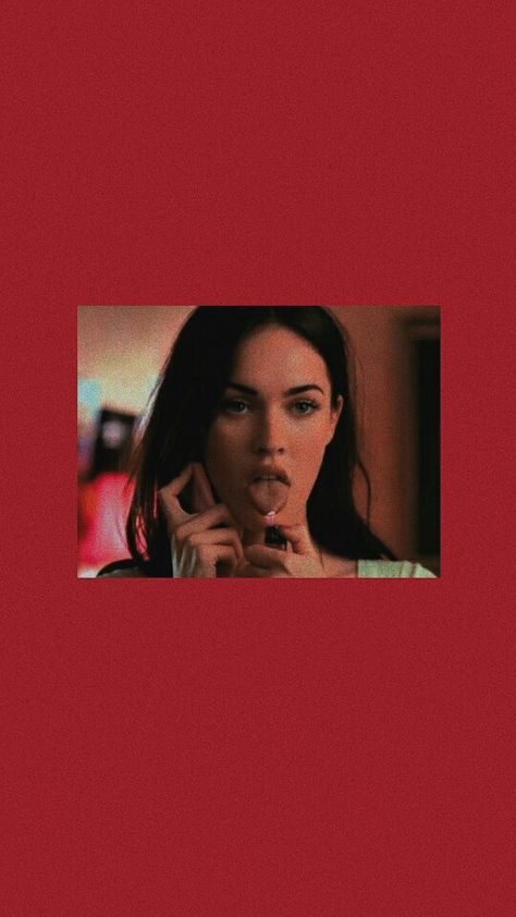 Jeniffers Body Movie, Jennifer Check Wallpaper, Jennifer's Body Aesthetic Wallpaper, Jennifer Wallpaper, Megan Fox Wallpaper For Iphone, Megan Fox Wallpaper, Jennifer Body, Jennifer's Body Aesthetic, Y2k Aesthetic Wallpaper