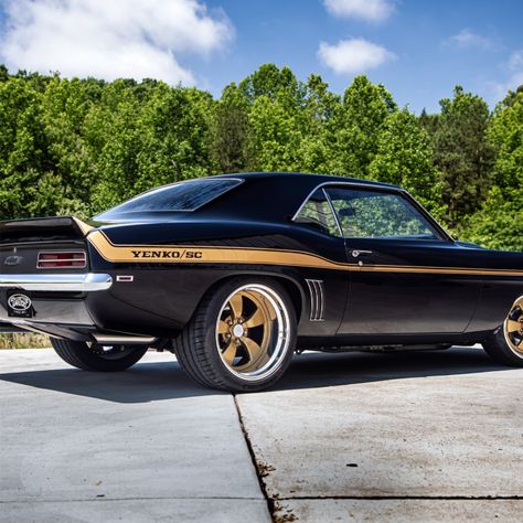 Pro-Touring Restomod 1969 Yenko Chevrolet Camaro owned by Dave Tucker built by Detroit Speed and Engineering #musclecars #musclecar #restomod #restomods #protouring 1969 Yenko Camaro, Chevy Camero, Yenko Camaro, Cars Camaro, Pro Touring Cars, Camaro 1969, Muscle Cars Camaro, 1969 Chevy Camaro, 1967 Camaro