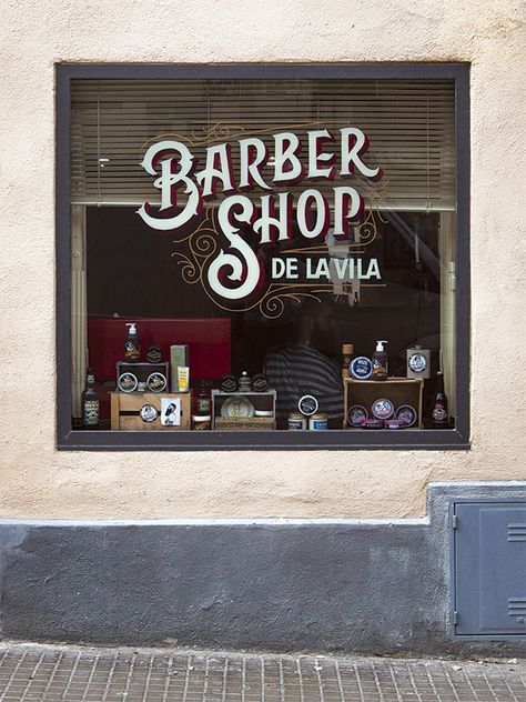 Barbershop Front Design, Barber Shop Window Display, Barber Shop Signage, Barbershop Window Design, Barber Shop Branding, Barber Shop Window, Logo Barber Shop, Vintage Store Signs, Barber Shop Vintage