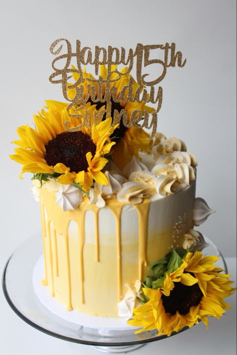 Yellow and white ombré buttercream, yellow drips, pearl sprinkles, sunflowers Yellow Cakes Birthday, Yellow 21st Birthday Cake, Sunflowers Cake Ideas, Sunflowers Birthday Cake, Sunflower Cake And Cupcakes, Sunflower Bday Cake, Sunflower Design Cake, 5 In 1 Torte Cake, Sun Flower Birthday Cakes