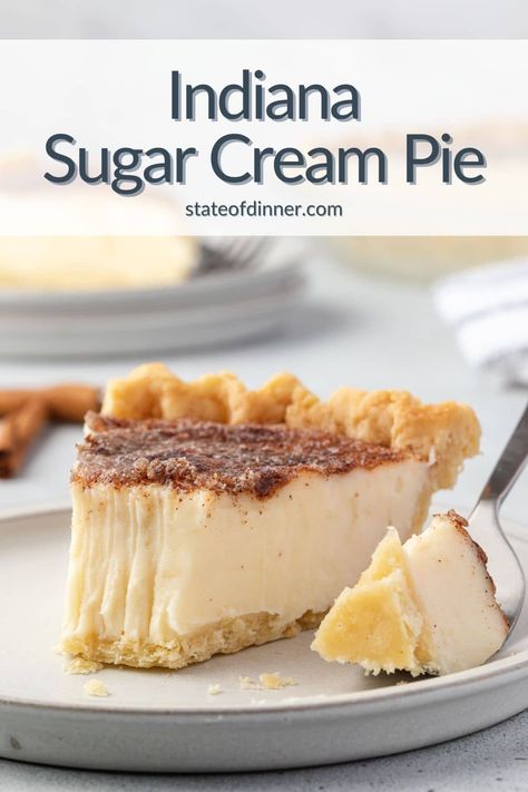 This Old Fashioned Sugar Cream Pie is creamy and sweet, with a texture similar to crème brûlée. It uses simple ingredients and takes just a few minutes to prepare. But it tastes impressive and that's why you'll love it! Hoosier Pie, Sugar Cream Pie Recipe, Snickers Torte, Sugar Cream Pie, Homemade Crust, Crumble Pie, Dinner Party Desserts, Cake Mug, Easy Pie Recipes