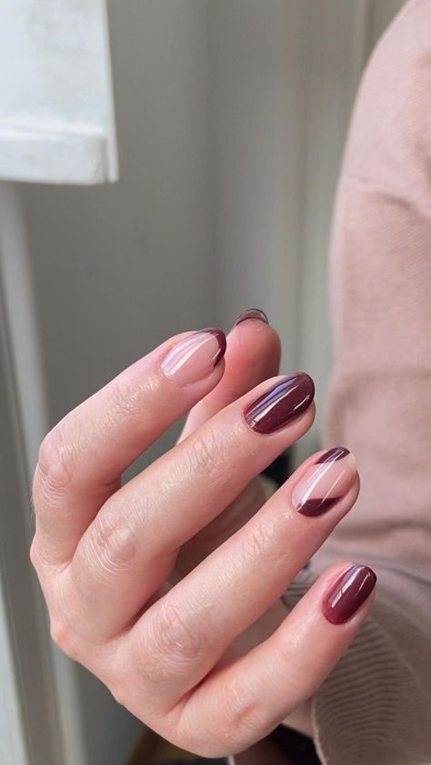 Short Oval Nails Acrylic Fall, Short Oval Nails Fall, Bali Nails, White Lace Nails, Burgundy Nail Designs, Nail Decals Designs, Christmas Burgundy, Short Oval Nails, Oval Nails Designs