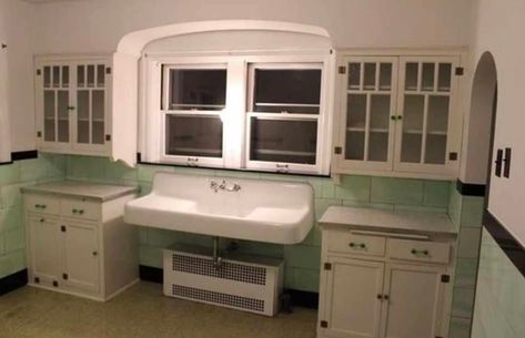 This original 1920s kitchen from a... - Bootlegger Bungalow 1920s Kitchen Remodel, 1900s Kitchen, 1920s Kitchen, Kitchen Restoration, Historic Kitchen, 1940s Kitchen, Kitchen Pantry Cupboard, Retro Kitchens, Pastel Kitchen