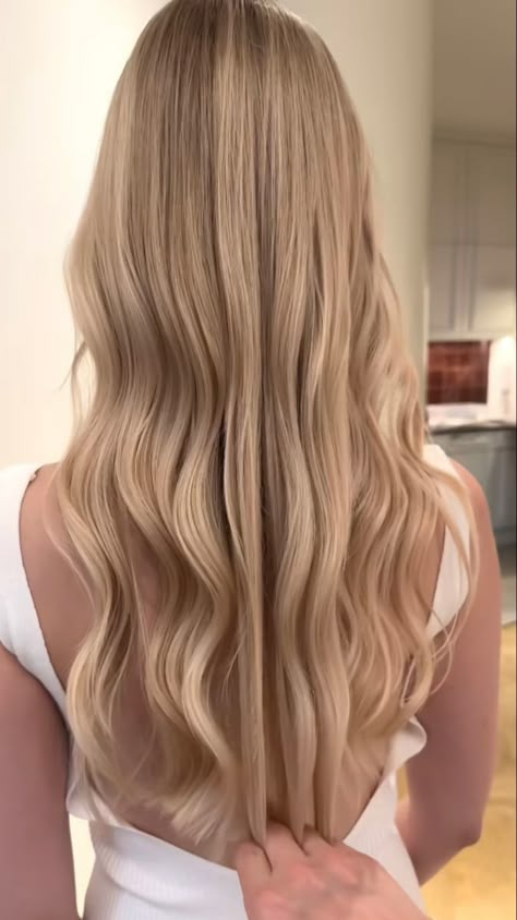 Golden Ashy Blonde Hair, Almond Truffle Hair, Russian Hair Color, Champagne Beige Hair, Blonde With Natural Roots, Linen Blonde Hair, Dirt Blonde Hair, Dirt Blonde Hair Color, Pastel Blonde Hair