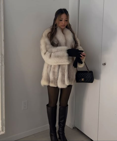 Rich Comfy Outfits, Fur Coat Going Out Outfit, Fluffy Coat Aesthetic, Fur Coat And Skirt Outfit, England Outfits Fall, New York At Christmas Outfits, Black Dress With Fur Coat, British Winter Outfits, Fur Jacket With Dress