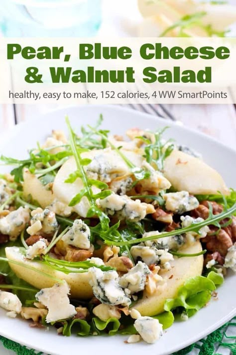 This simple salad of mixed greens, sliced pears, crumbled blue cheese and toasted walnuts is an all-time favorite! #pearbluecheesewalnutsalad #salad Pear Blue Cheese Salad, Pear And Blue Cheese Salad, Pear Blue Cheese, Mesclun Salad, Cheese Salad Recipes, Light Lunches, Blue Cheese Salad, Sliced Pears, Pear Salad