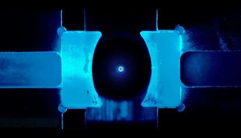 A Quantum of Solid. The post Cooling a glass nanoparticle into the quantum regime appeared first on Tech Explorist Condensed Matter Physics, University Of Vienna, Nobel Prize In Physics, Environment Science, Absolute Zero, Futuristic Tech, Science Physics, Thermal Energy, Cognitive Science