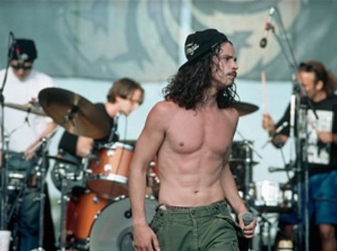 Chris Cornell Young, Grunge Seattle, Audioslave Chris Cornell, Say Hello To Heaven, Feeling Minnesota, Seattle Grunge, Temple Of The Dog, Grunge Guys, Grunge Band