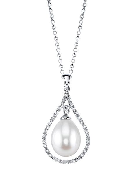 14K Gold White Freshwater Cultured Pearl and Diamond Danielle Pendant -- Be sure to check out this helpful article. #Pendantsand Coins Fine Jewelry Necklace Gold, Pearl Farm, Golden South Sea Pearls, Mother Of Pearl Jewelry, Pearl Jewelry Wedding, White Gold Chains, Halo Pendant, Pretty Necklaces, Yellow Gold Chain