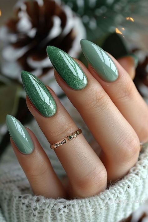 Green Wedding Nails For Bride, Jade Green Nails Acrylic, Nails Design Green, Jade Green Nails, Acrylic Nails Green, November Nails, Nagel Tips, Green Nail, Almond Nails Designs