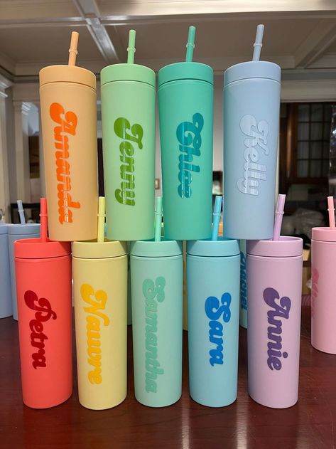 ⬆️Tap the link for more!⬆️Monochrome Name Tumblers | Elegant Matte Bridal Party Double Wall Coffee Cups#tumbler #customtumbler #glittertumbler #reusabletumbler #traveltumbler #personalizedtumbler #coffeetumbler #tumblerdesigns #epoxytumbler #sublimationtumbler Tumbler Cup Party Favors, Bach Party Tumblers, Vinyl Cup Ideas Women, Custom Cups Acrylic Tumblers, Custom Cup Ideas Vinyl, Tumbler Cups With Names, Tumbler Vinyl Ideas, Monogrammed Cups, Custom Cup Ideas