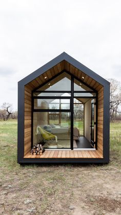 Cabin Decor Ideas, Glass Cabin, Chalet Design, Prefab Cabins, Cabin House, Tiny Cabins, Modern Tiny House, A Frame House, Container House Design