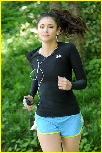 nina dobrev workout workout, run, #active Nina Debrov, Corp Perfect, Nina Dobrev Style, Nikolina Konstantinova Dobreva, Celebrity Diets, Look Legging, Katherine Pierce, Elena Gilbert, Nina Dobrev