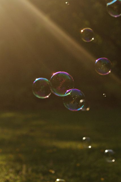 bubbles <3 Bubbles Pictures, Bubble Blowing, Aesthetic Bubbles, Bubble Paintings, Blow Bubbles, Bubbles Aesthetic, Bubble Aesthetic, Soap Bubbles Aesthetic, Bubbles In Photography