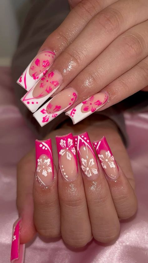 Long Hawaii Nails, Spring Nails Hibiscus, Summer Inspo Nails 2024, Long Holiday Nails Summer, Nails Acrylic Tropical, Bright Summer Acrylic Nails Designs, Habisquis Nails, Hibiscus Flower Nail Designs, Pink And White Hibiscus Flower Nails