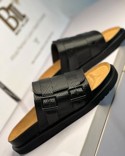 Footwear's For Men, Male Slippers Style, Men Palms And Sandals, Leather Slides For Men, Men Palm Slippers Design, Men’s Footwear, Shoe Branding Design, Men’s Sandals, Chappals Men