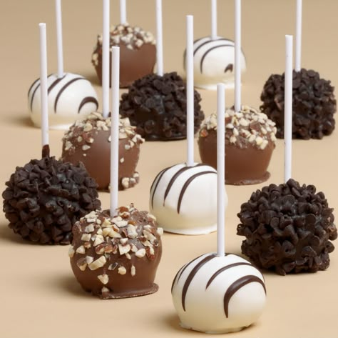 Cake Pops Weihnachten, Cake Pops Recipe Video, Fancy Cake Pops, Bon Bons Recipe, Brownie Pops, Chocolate Cake Pops, Pop Cakes, Wedding Cake Pops, Dark Chocolate Brownies